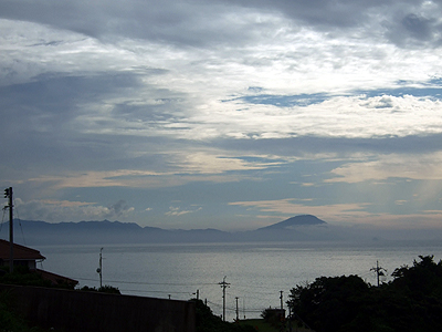 海の向こうの雲海