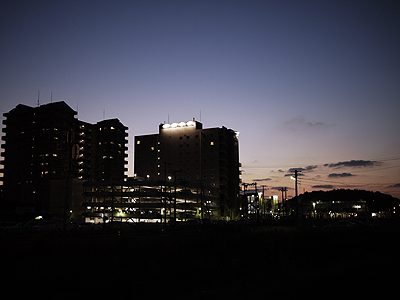 夜の益田駅
