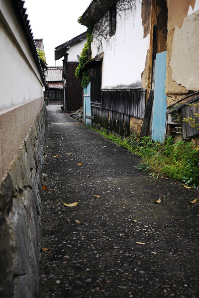 江津本町の路地裏